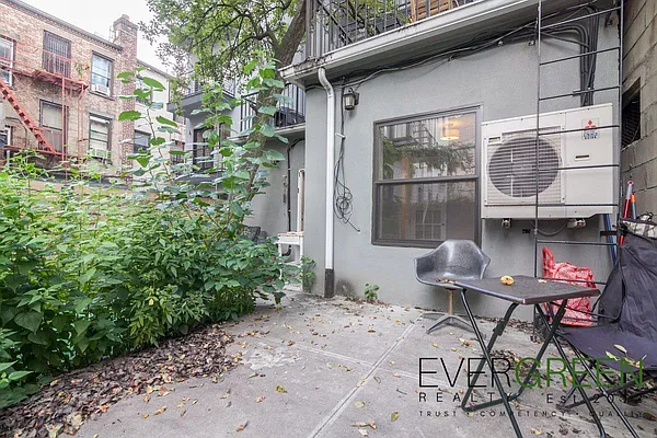 Rented by Evergreen Apartments BK | media 4