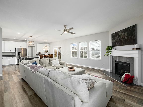 5th image of 10453 Hazelnut Dr