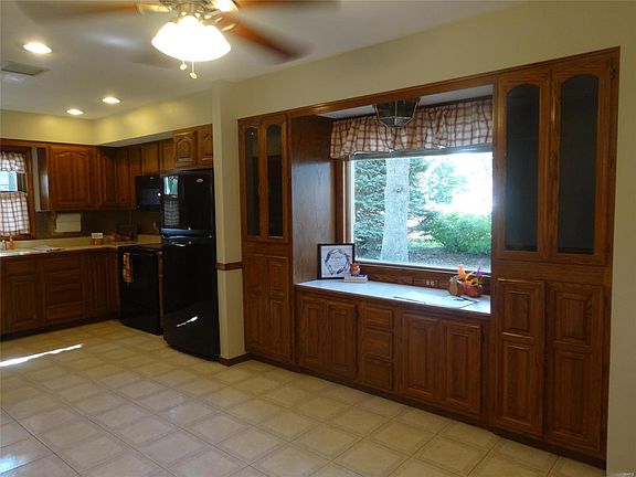 4th image of 7945 Campion Ln