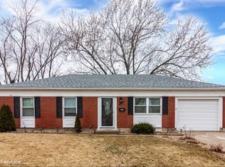 448 Arnold Ave, Romeoville, IL 60446