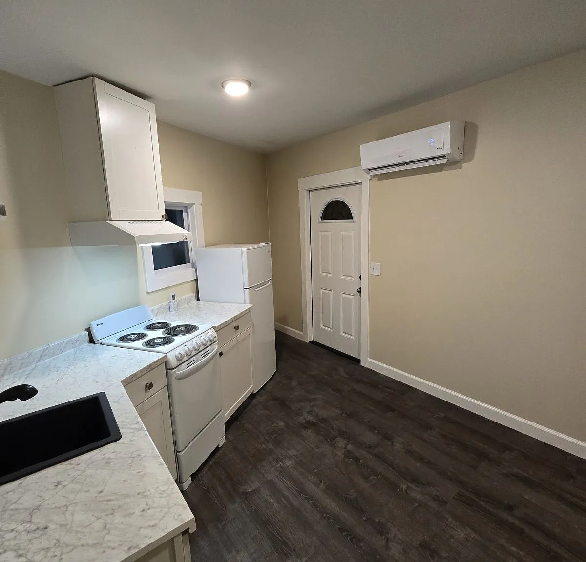 Studio, $1,125 — Photo 2