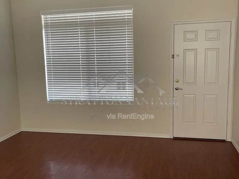1327 E Weatherby Way — Photo 5