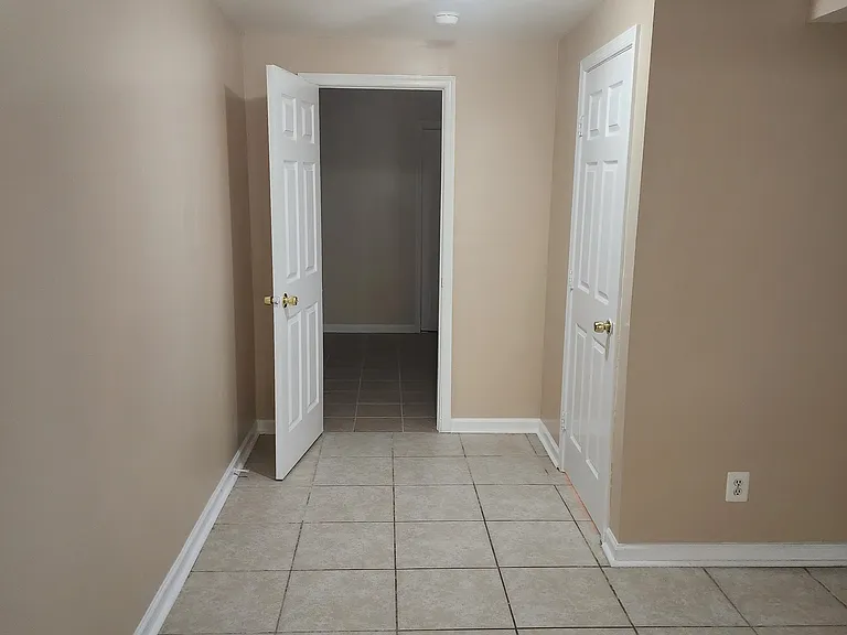 19666 Club Lake Rd #BASEMENT 1BD RM — Photo 10