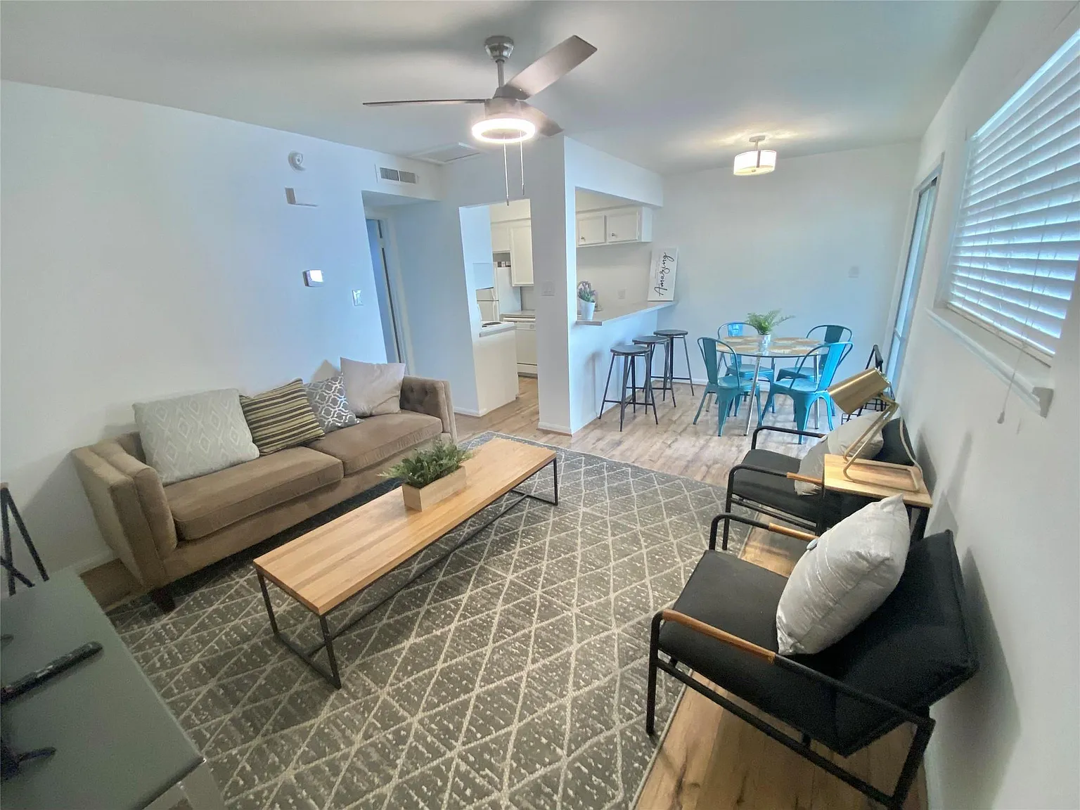 1 bed, 1.0 bath, 675 sqft, $1,350 — Photo 1