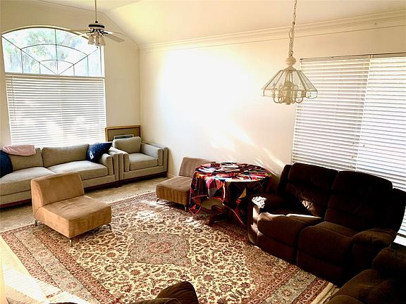 4th image of 2402 Dublin Dr