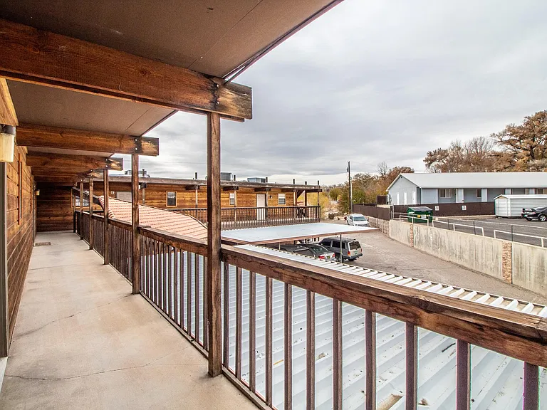 1005 E Navajo St — Photo 14
