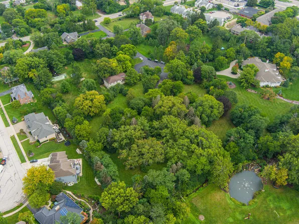 22W128 Ahlstrand Rd, Glen Ellyn, IL 60137