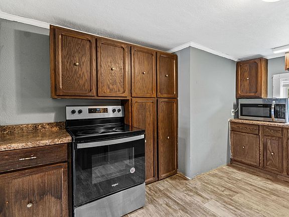 5th image of 3151 W Brown St