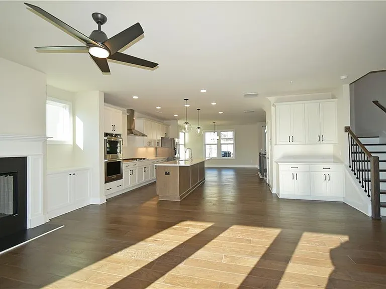 1208 Waterfall Ct — Photo 10
