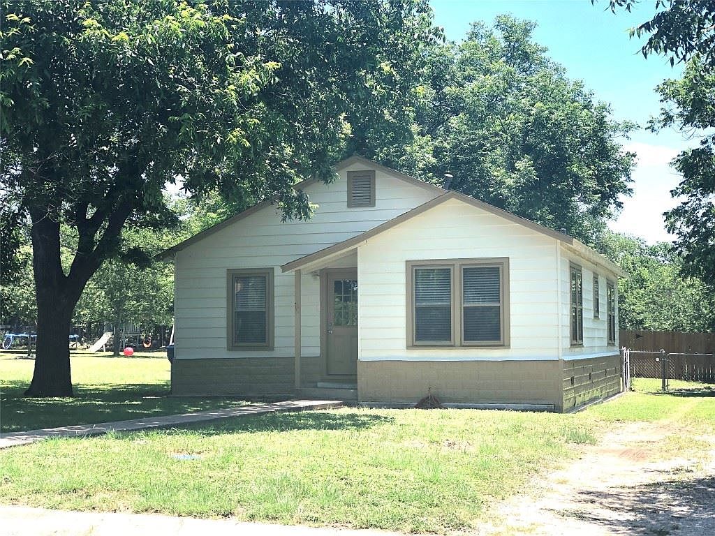 723 Quinlan St, Kerrville, TX 78028 Zillow