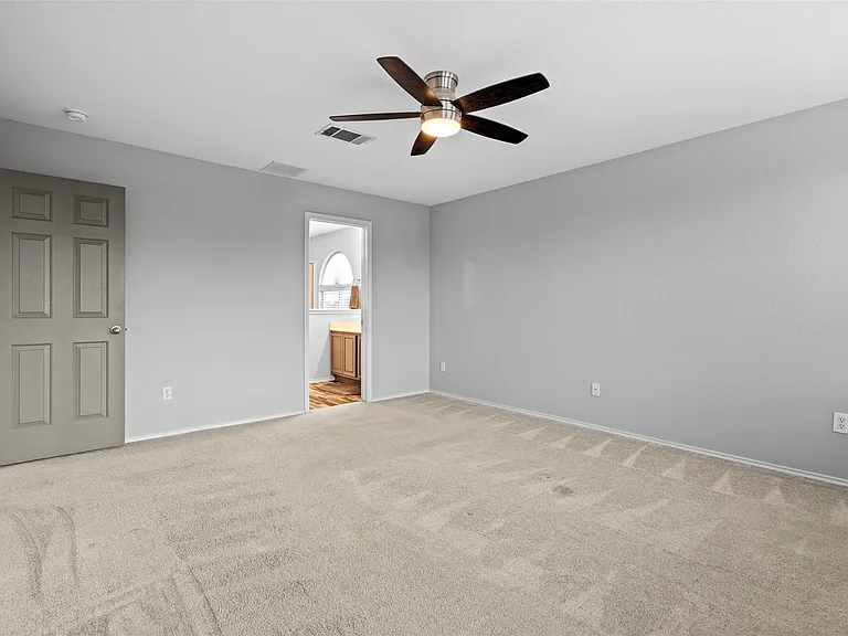 919 Washburn Dr — Photo 17
