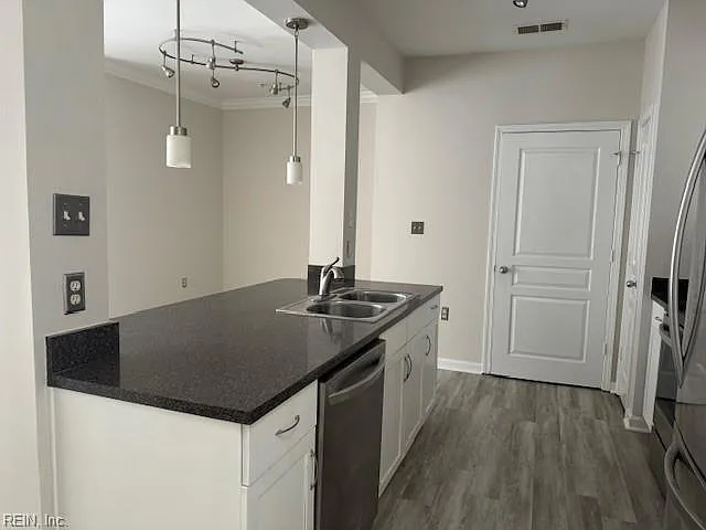 1400 Granby St #221 — Photo 7