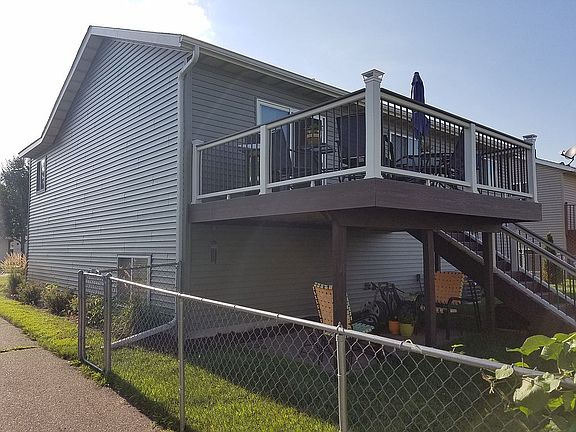 3rd image of 924 Savanna Ave