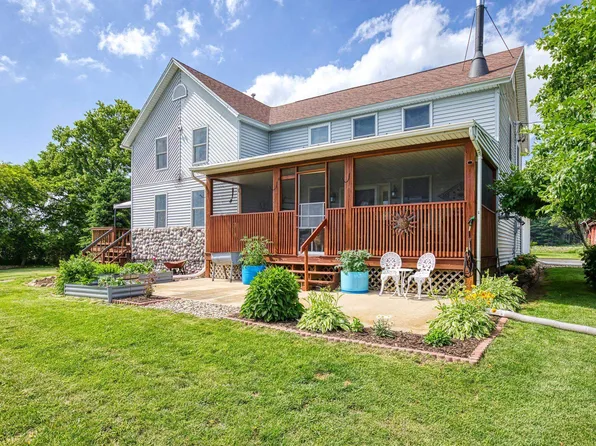 N5269 35th Dr, Fremont, WI 54940