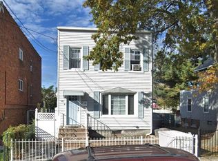 5340 72nd Pl, Maspeth, NY 11378