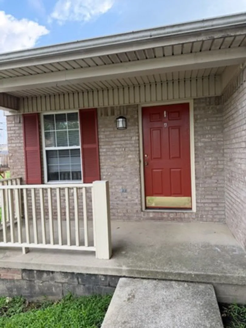 207 Aqueduct Drive — Photo 1