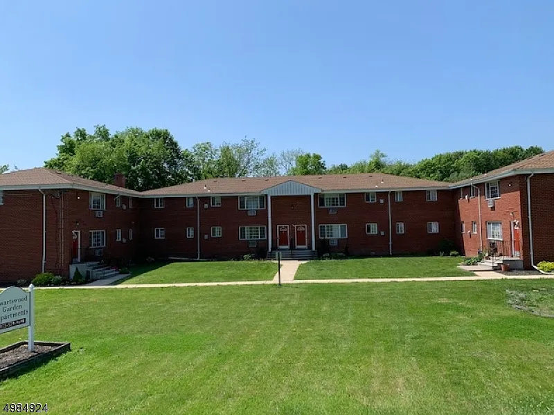 1 bed, 1.0 bath, $1,625 — Photo 2