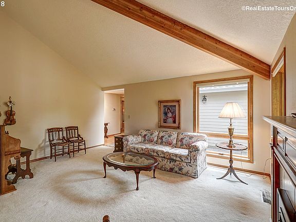 3rd image of 1648 NE Greensword Dr