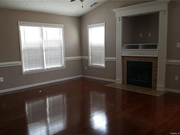 5th image of 126 Eisenhower Dr