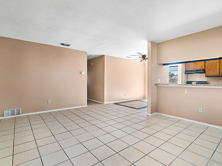 5202 Gawain Dr — Photo 6