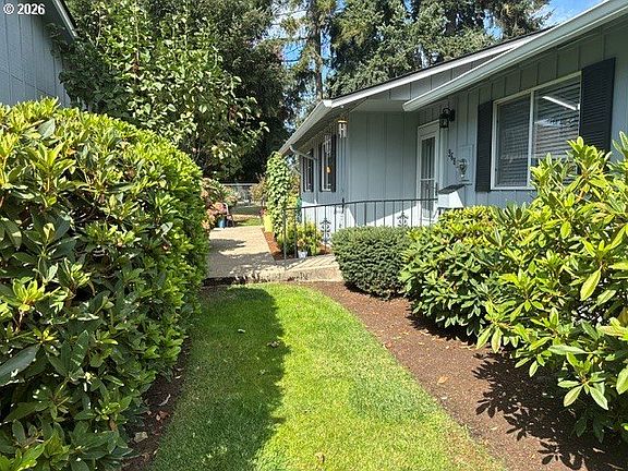 4th image of 968 W L St