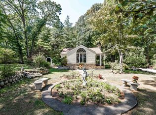 24 Chestnut Stump Rd, Northport, NY 11768