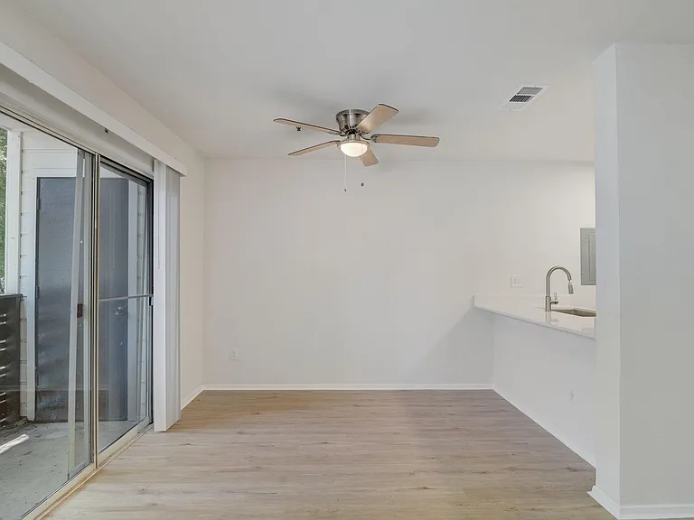Moser Gardens Apartments — Photo 21