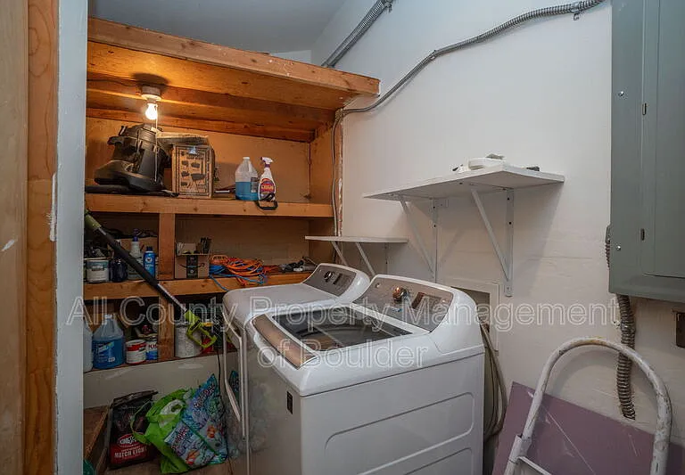 1045 Toedtli Dr — Photo 17