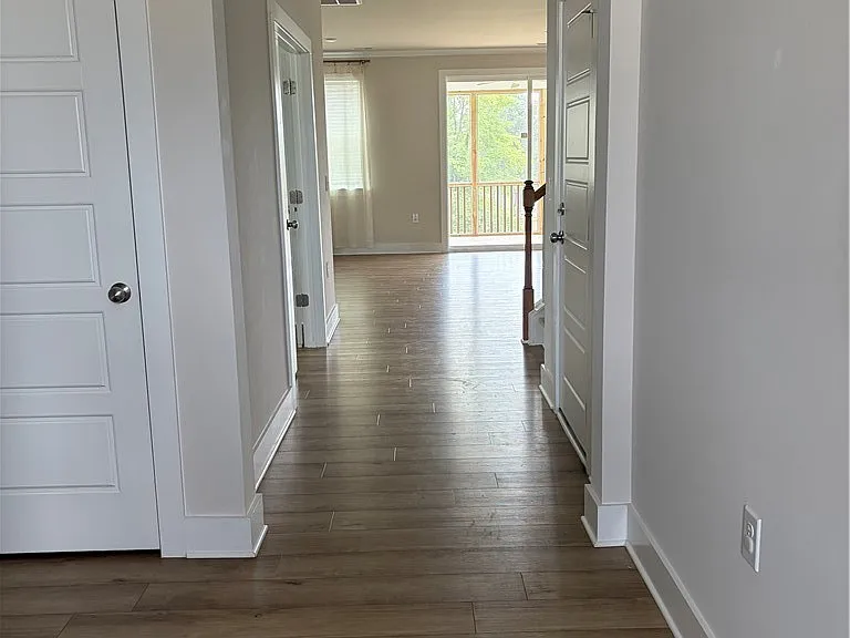 706 Barbour Farm Ln — Photo 3