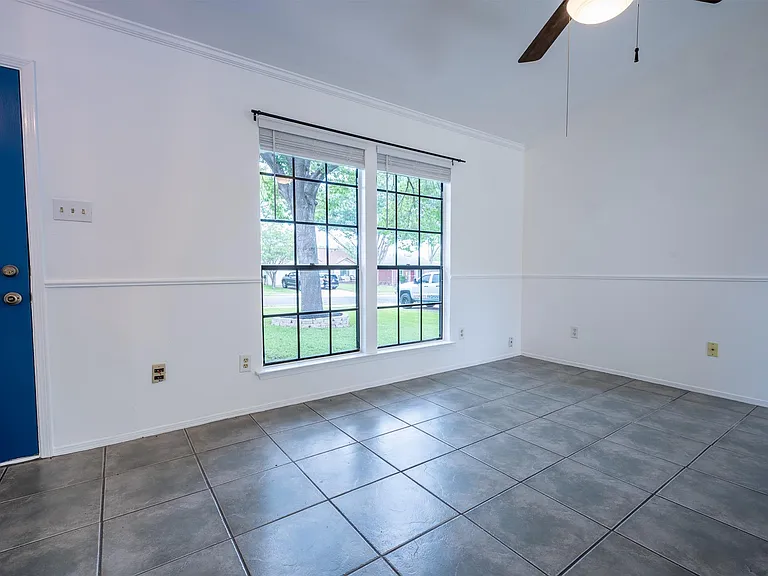 1601 Primrose Trl — Photo 4