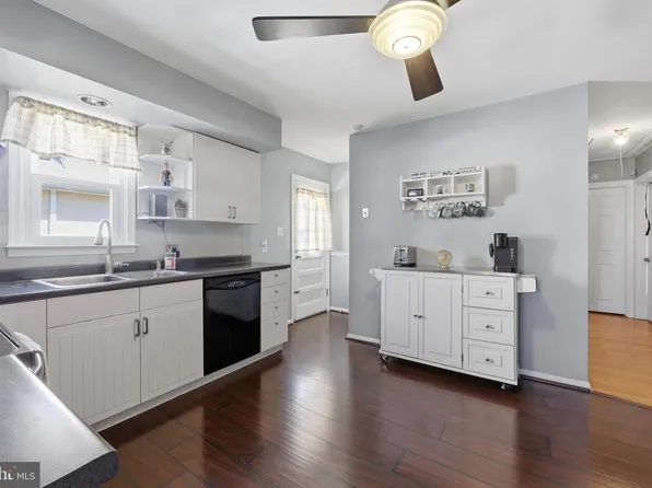 129 E Maple Ave, Brookhaven, PA 19015