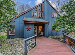 171 Crocketts Cres, Pocono Pines, PA 18350