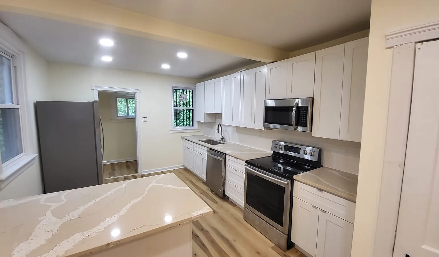 4 bed, 1800 sqft, $2,400 — Photo 4