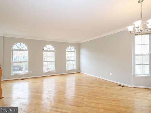 2nd image of 6700 Ordsall St