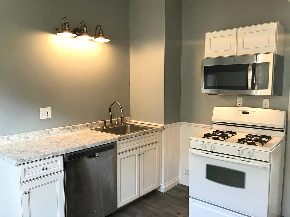 1st image of 27 Red Jacket Pkwy #1