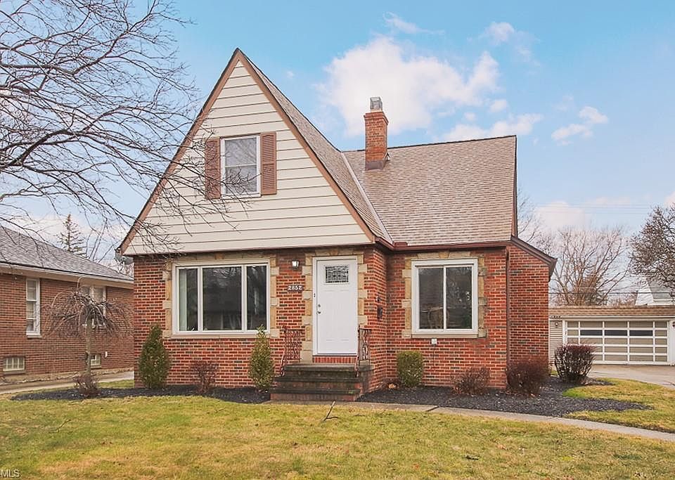 1st image of 2852 Forestview Ave