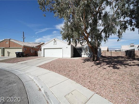 2nd image of 1930 Ivory Tusk Cir