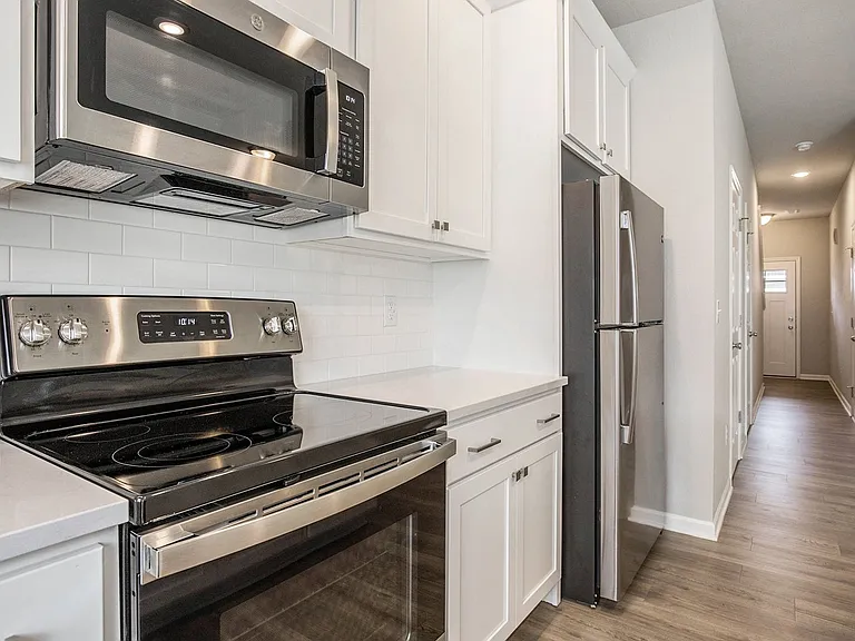 3031 S Sedge Wren Dr SW — Photo 2