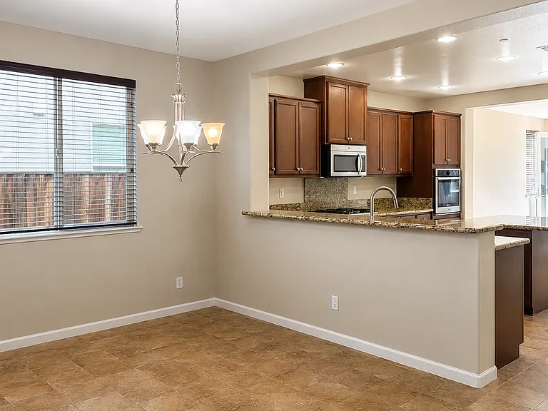 1094 Danilo Ct — Photo 3