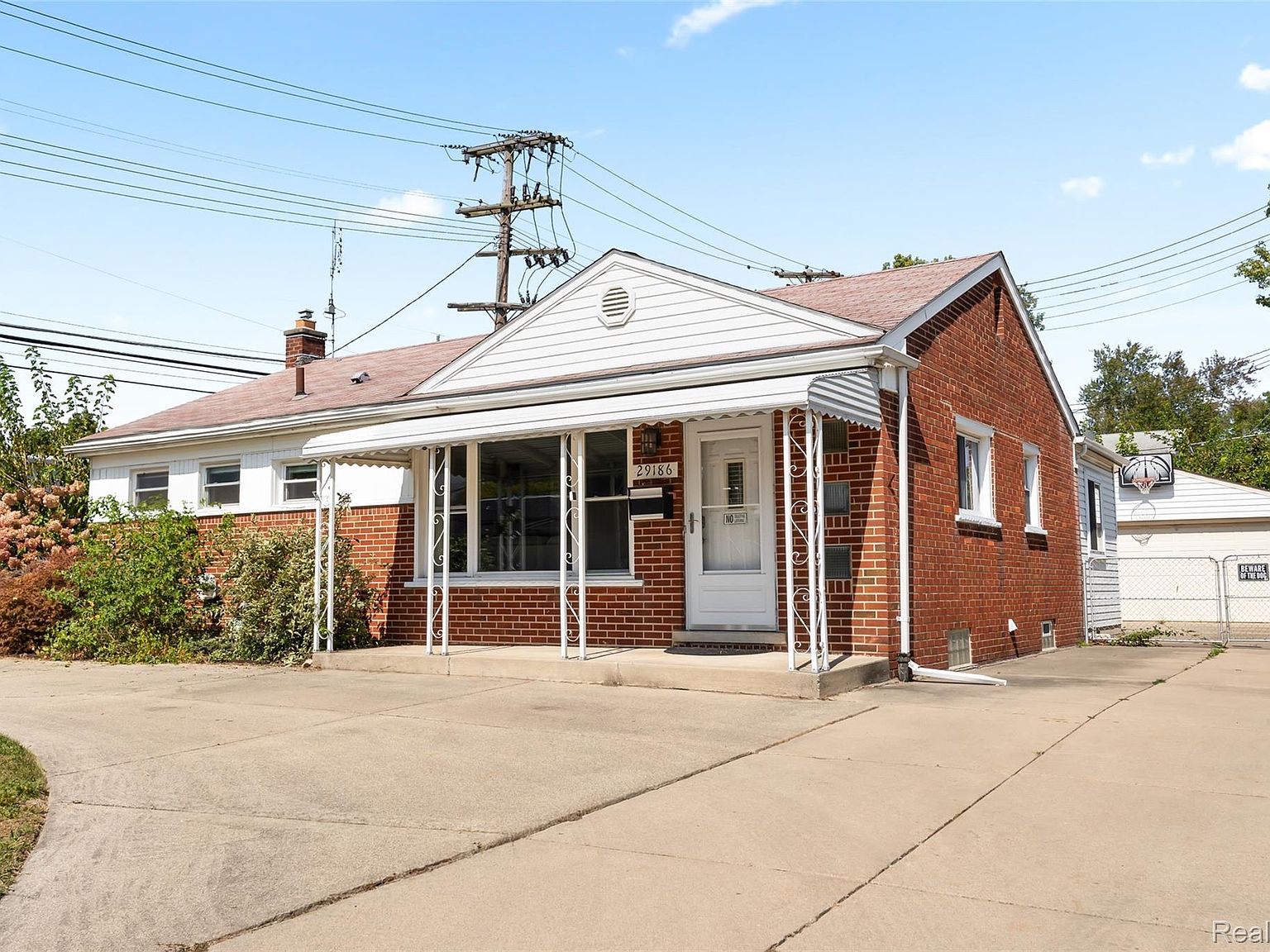 29186 Hathaway St, Livonia, MI 48150 | Zillow