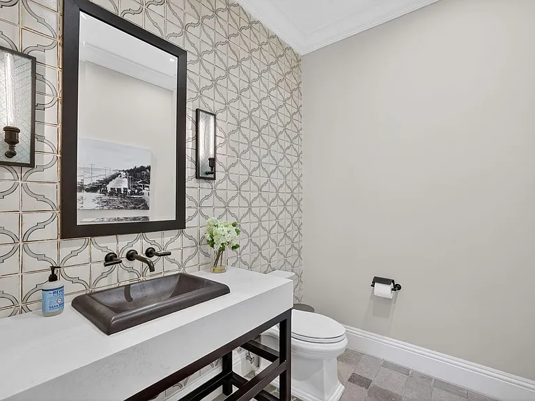 2425 Delmar Pl — Photo 31