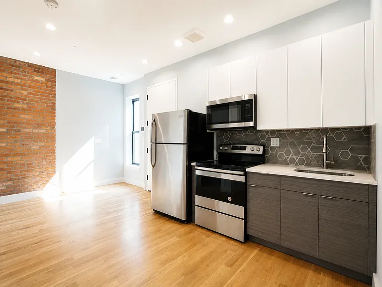 373 Howard Ave #3B — Photo 12