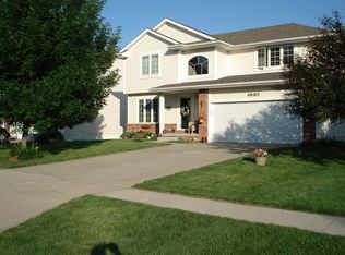 4640 Waterford Dr, West Des Moines, IA 50265