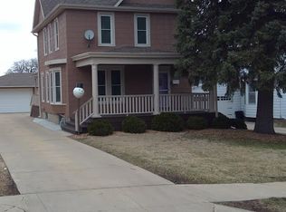 1032 W Douglas St, Freeport, IL 61032