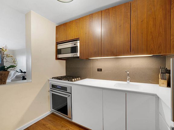 3rd image of 515 E 72nd St APT 29J