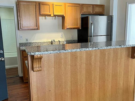 3rd image of 48 Main St #29