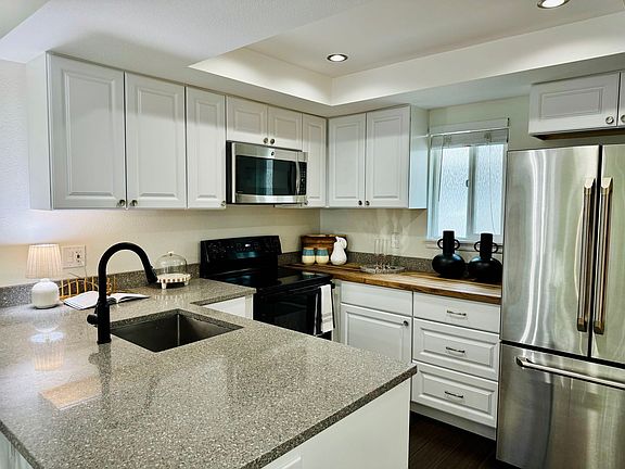 4th image of 10015 NE 12th St #112
