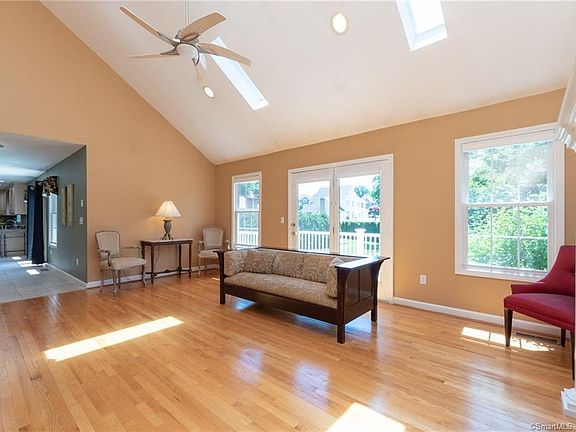 5th image of 106 Boulder Dr