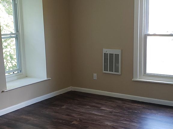 5th image of 620 Church Ln APT 3