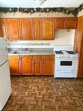 5th image of 25-19 86th St